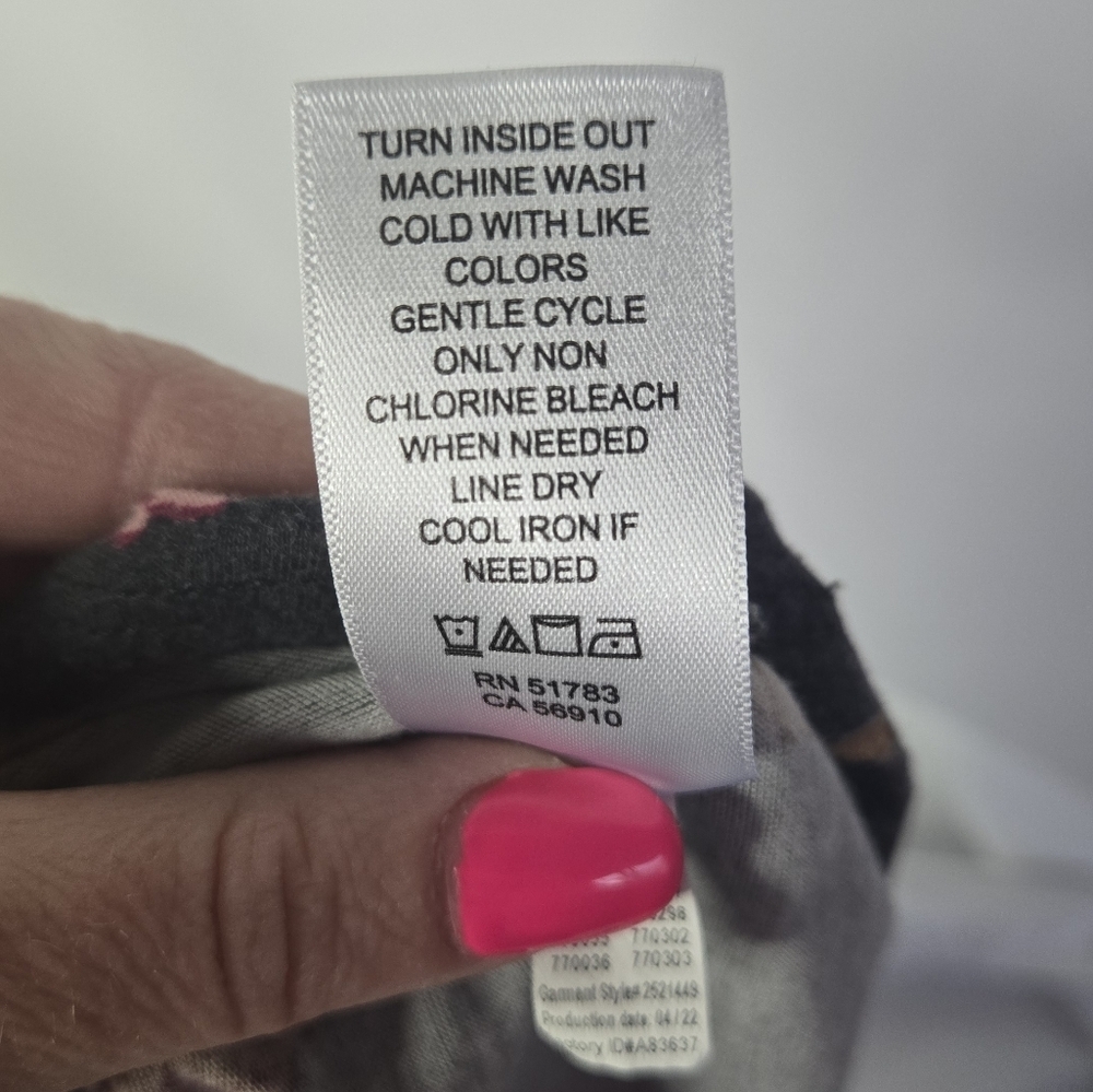 Maurices Plus Size Floral Crew Neck Tee XL - Picture 6 of 7
